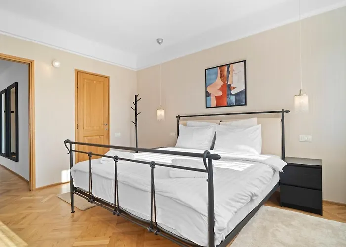Family One-Bedroom Apartment